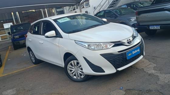 TOYOTA YARIS 1.3 16V FLEX XL LIVE MULTIDRIVE TOYOTA YARIS 1.3 16V FLEX XL LIVE MULTIDRIVE